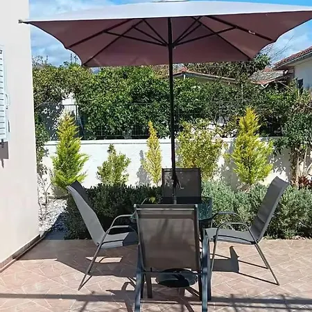 Nyaraló Tonia's